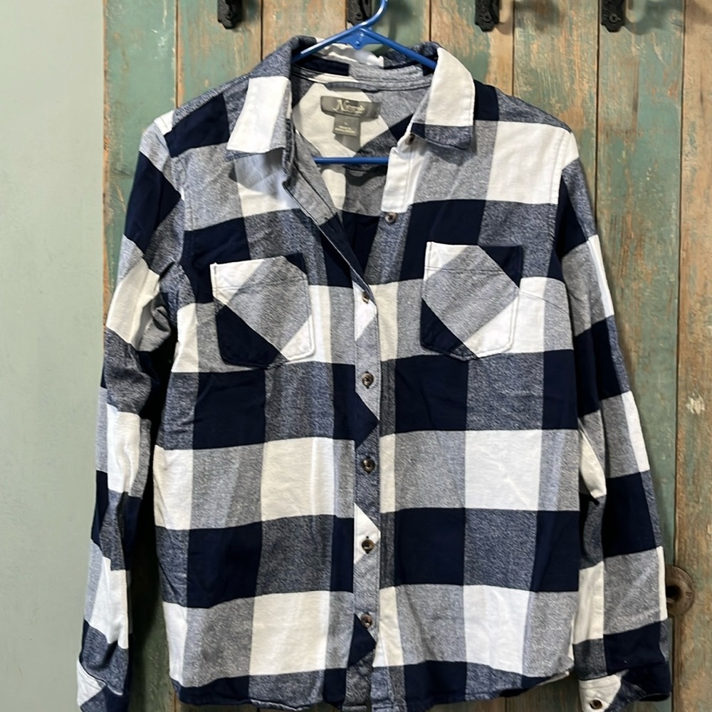 Natural Reflections women’s small long sleeve blue/white plaid button up shirt